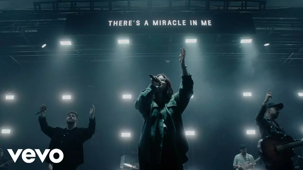 Red Rocks Worship - Miracle In Me