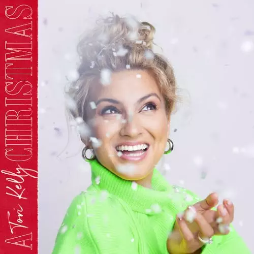 Tori Kelly – Christmas Time Is Here