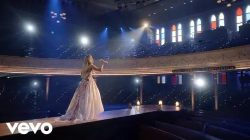 Carrie Underwood – How Great Thou Art